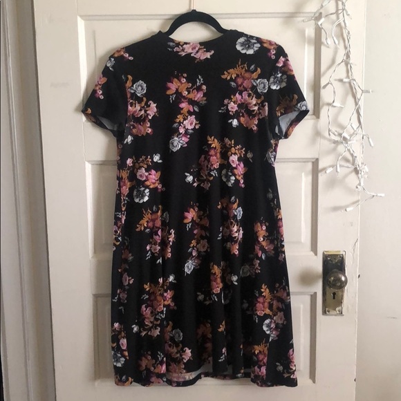 Pink Rose Dresses & Skirts - Pink Rose Medium floral dress